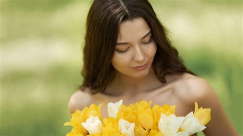 World Naked Gardening Day (May 3rd, 2025) 